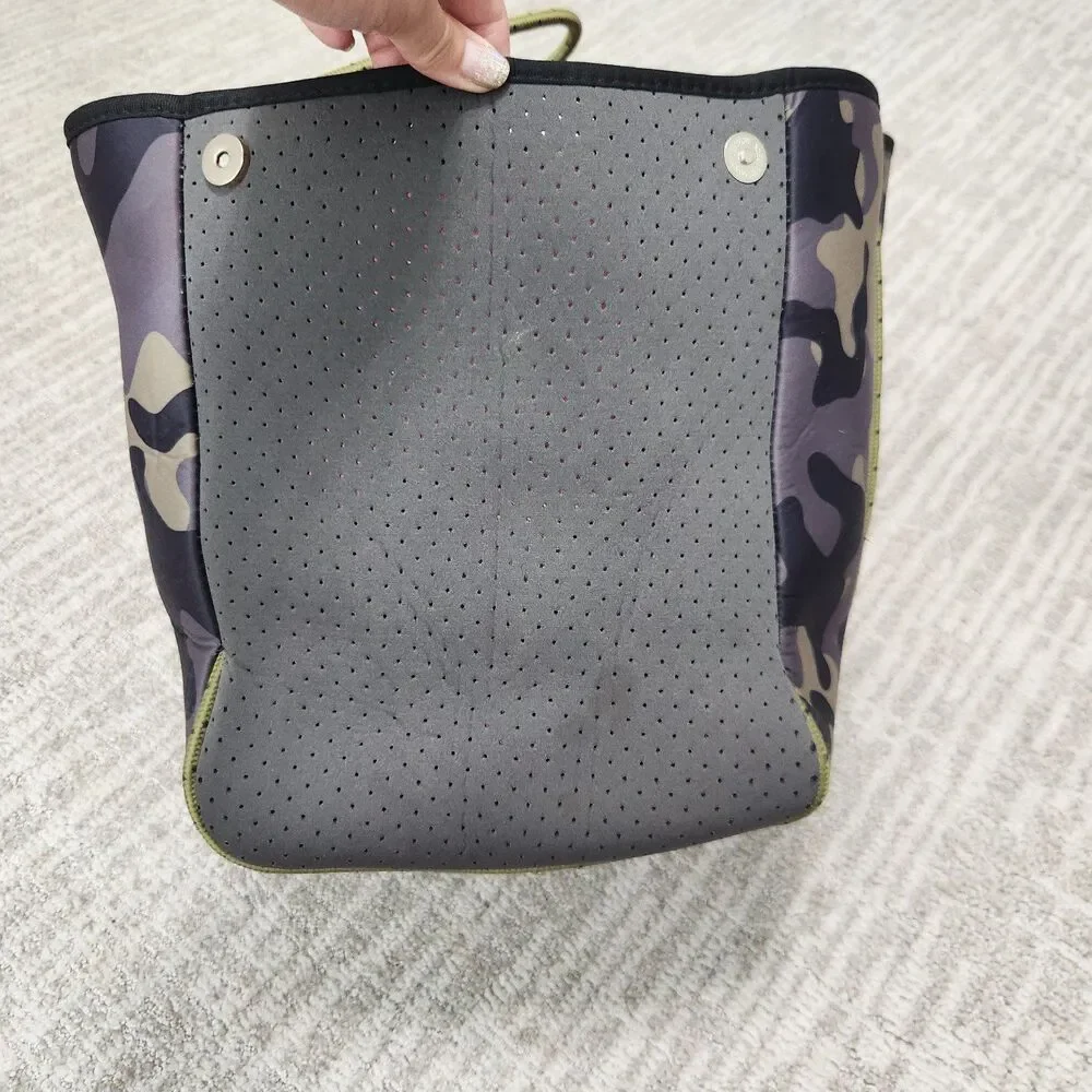 Neoprene large tote bag green camouflage